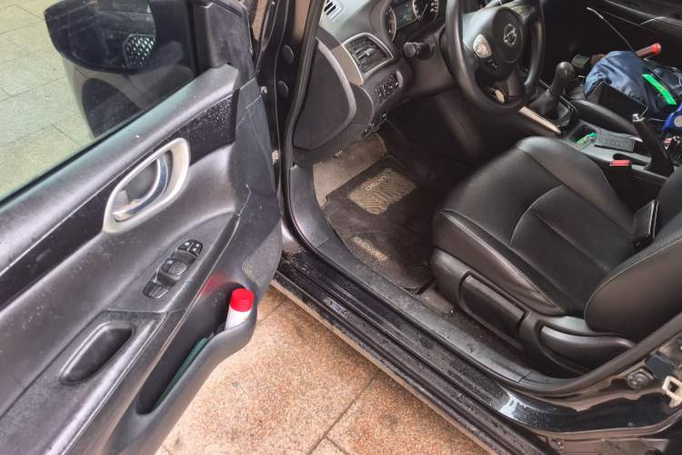 Used Nissan Sylphy 2021 Classic 1.6XL Manual Luxury Edition Driver Seat