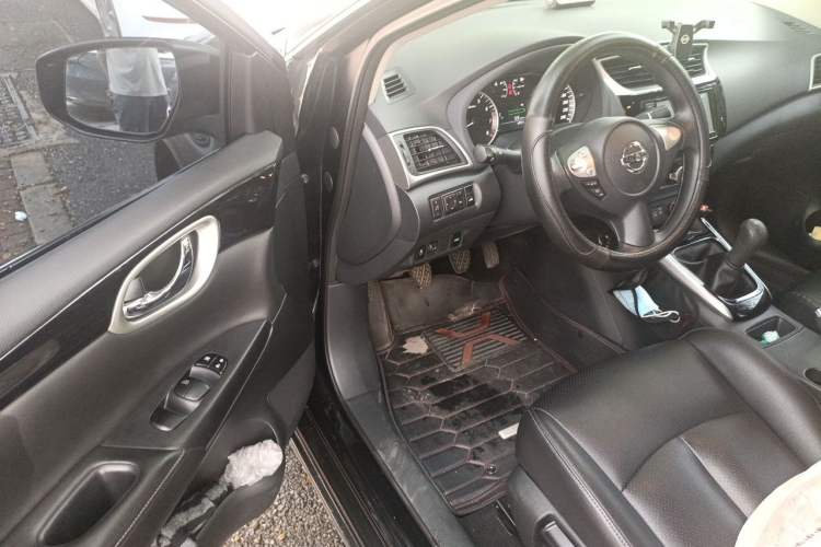 Used Nissan Sylphy 2021 Classic 1.6XL Manual Luxury Edition Driver Seat