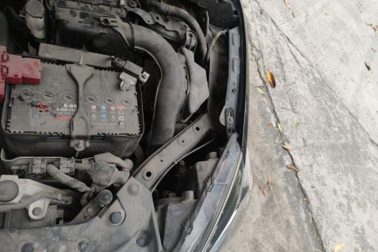Used Nissan Sylphy 2021 Classic 1.6XL CVT Luxury Edition Engine Bay Left