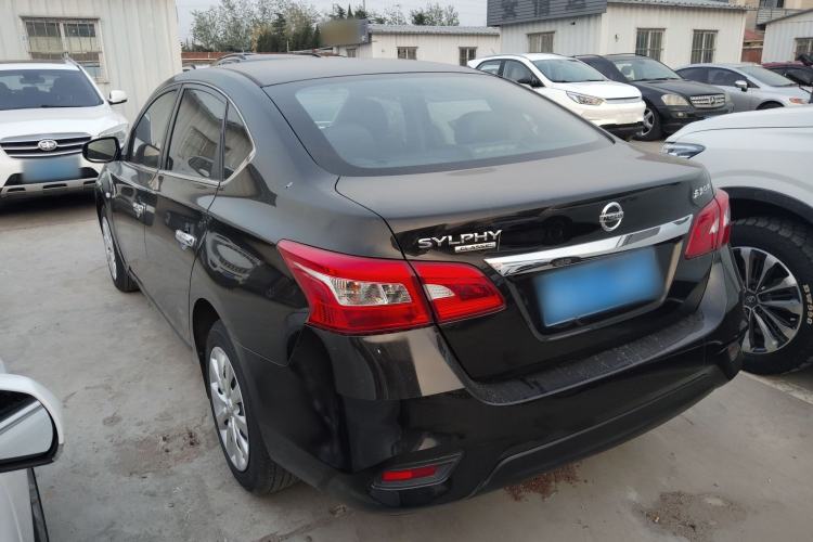 Used Nissan Sylphy 2021 Classic 1.6XE CVT Exclusive Edition Exterior 2