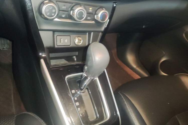 Used Nissan Sylphy 2021 Classic 1.6XL CVT Luxury Edition Gear Lever