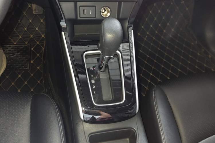 Used Nissan Sylphy 2021 Classic 1.6XL CVT Luxury Edition Gear Lever