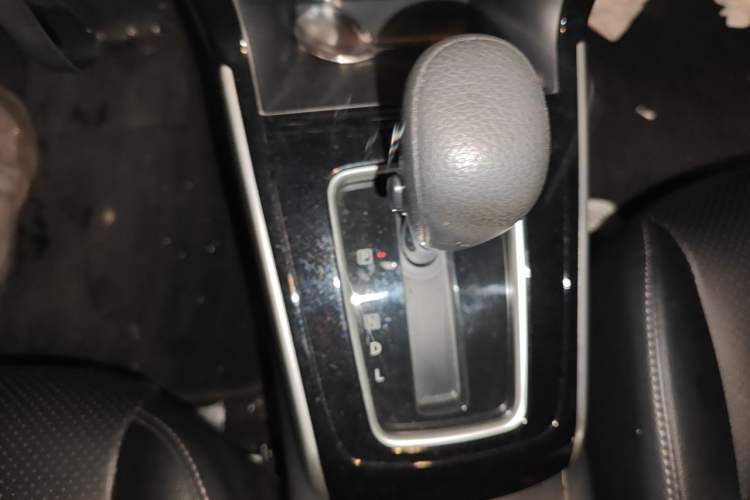 Used Nissan Sylphy 2021 Classic 1.6XL CVT Luxury Edition Gear Lever