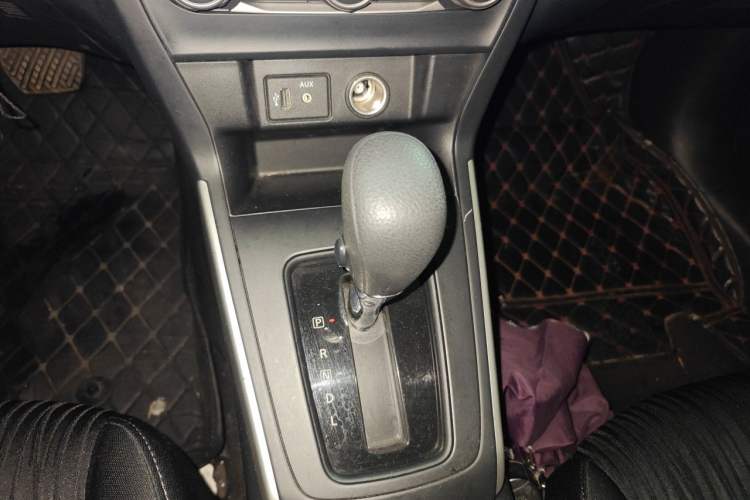 Used Nissan Sylphy 2021 Classic 1.6XE CVT Comfort Edition Gear Lever