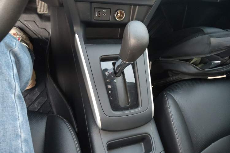 Used Nissan Sylphy 2021 Classic 1.6XE CVT Exclusive Edition Gear Lever