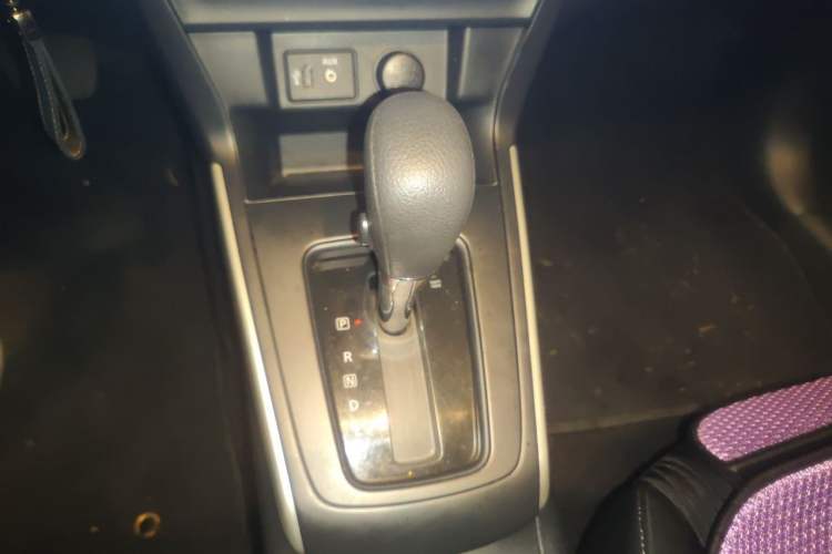 Used Nissan Sylphy 2021 Classic 1.6XE CVT Comfort Edition Gear Lever