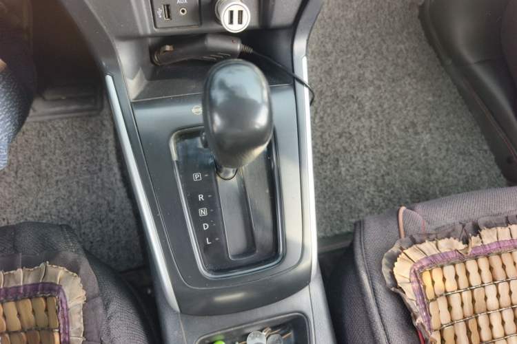 Used Nissan Sylphy 2021 Classic 1.6XE CVT Comfort Edition Gear Lever