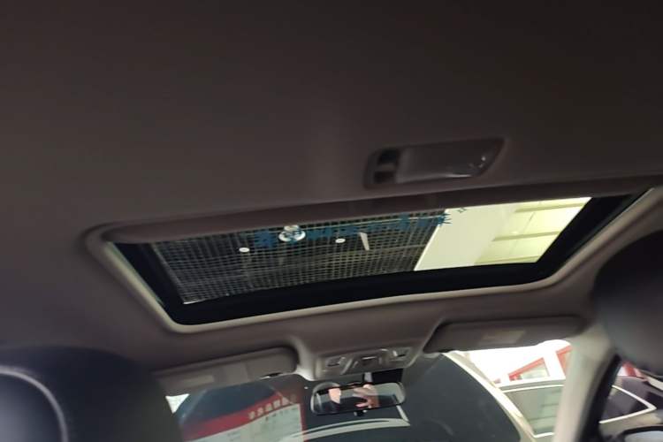 Used Nissan Sylphy 2021 Classic 1.6XL CVT Luxury Edition Headliner