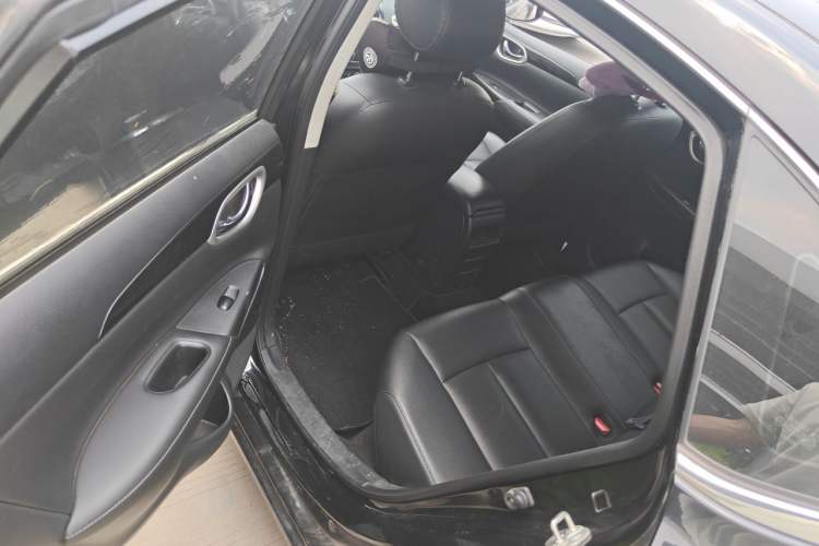 Used Nissan Sylphy 2021 Classic 1.6XL Manual Luxury Edition Left Rear Seat
