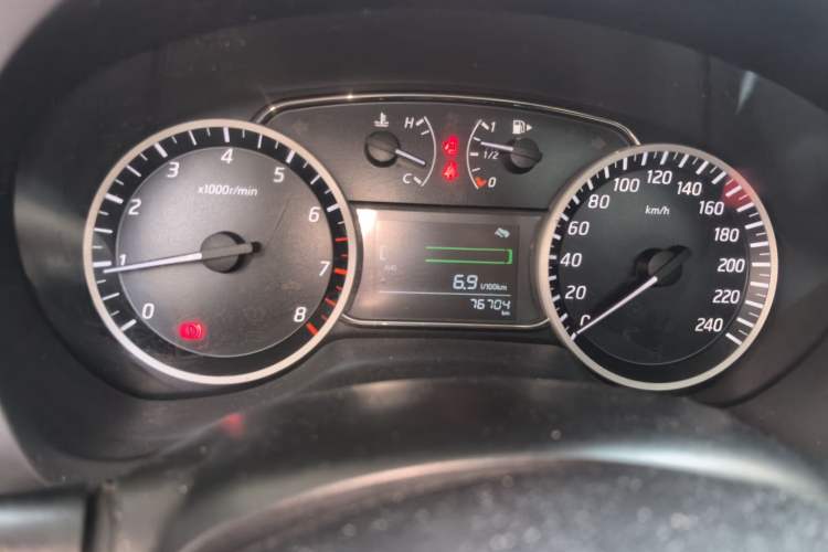 Used Nissan Sylphy 2021 Classic 1.6XL Manual Luxury Edition Odometer Close Up