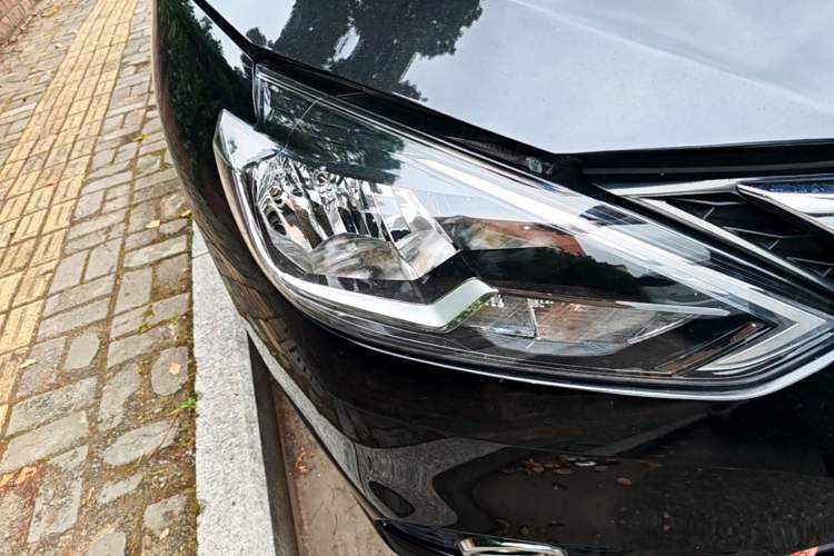 Used Nissan Sylphy 2021 Classic 1.6XL CVT Luxury Edition Right Front Headlight