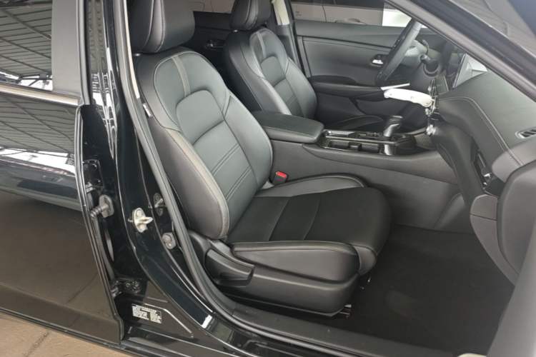 Used Nissan Sylphy 2021 1.6L XL CVT Enjoyment Edition Right Front Seat