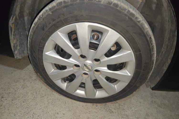 Used Nissan Sylphy 2021 Classic 1.6XE Manual Comfort Edition Right Front Wheel Hub