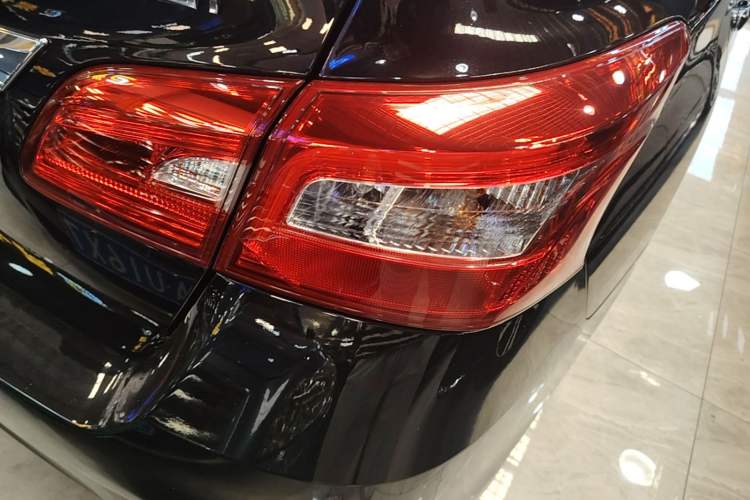 Used Nissan Sylphy 2021 Classic 1.6XL CVT Luxury Edition Right Rear Taillight