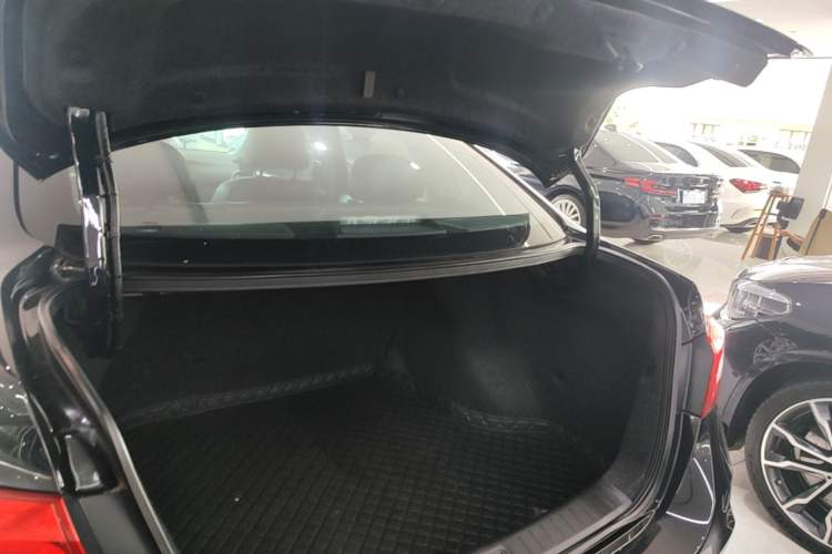 Used Nissan Sylphy 2021 Classic 1.6XL CVT Luxury Edition Trunk