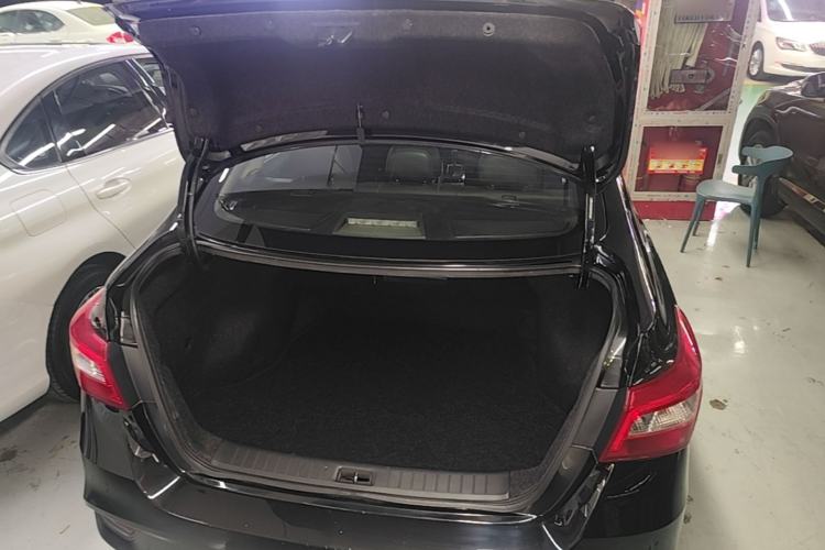 Used Nissan Sylphy 2021 Classic 1.6XL CVT Luxury Edition Trunk