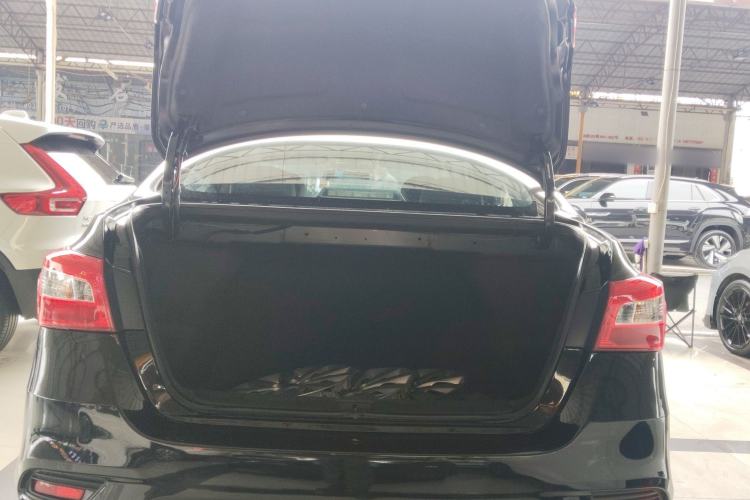 Used Nissan Sylphy 2021 Classic 1.6XE CVT Comfort Edition Trunk
