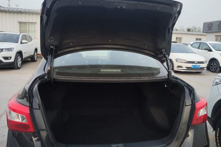Used Nissan Sylphy 2021 Classic 1.6XE CVT Exclusive Edition Trunk