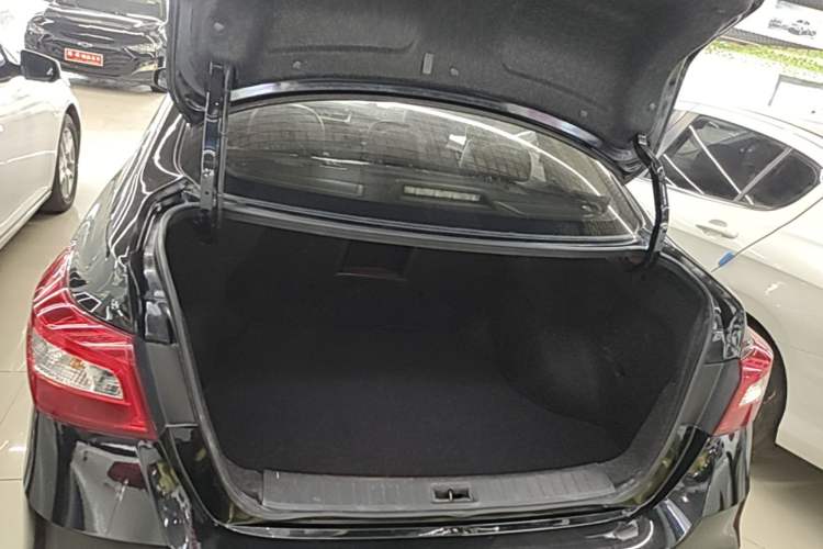 Used Nissan Sylphy 2021 Classic 1.6XL CVT Luxury Edition Trunk