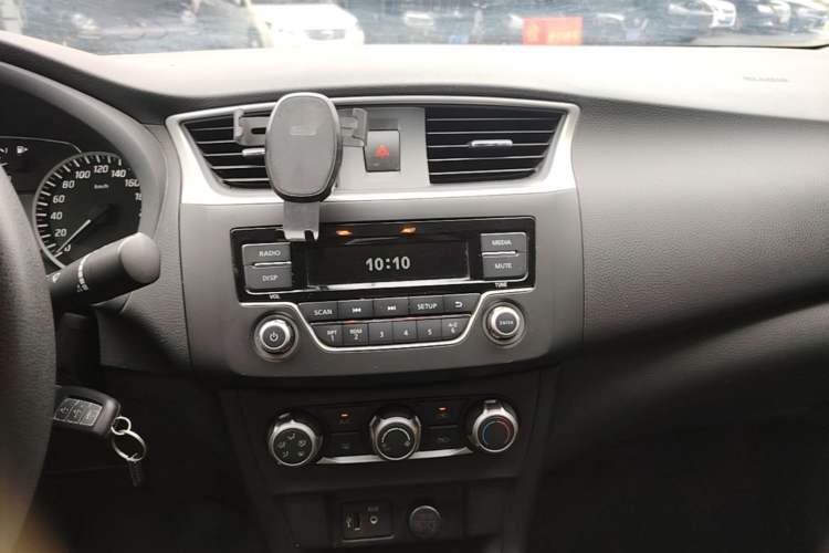 Used Nissan Sylphy 2021 Classic 1.6XL CVT Luxury Edition Audio And AC Panel