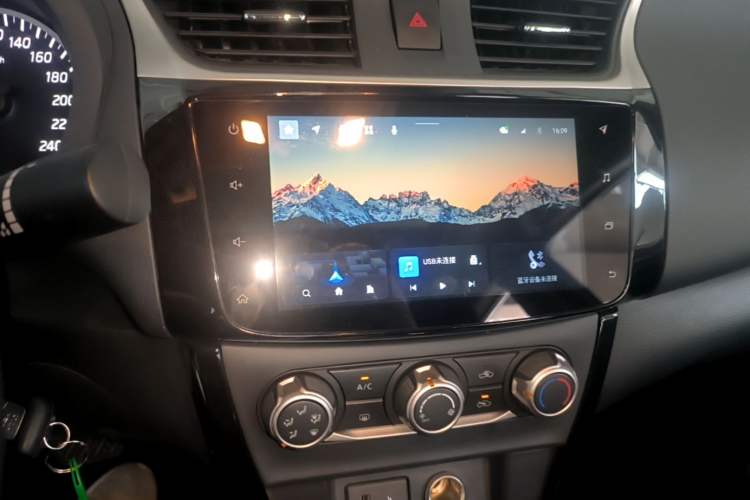 Used Nissan Sylphy 2021 Classic 1.6XL CVT Luxury Edition Audio And AC Panel
