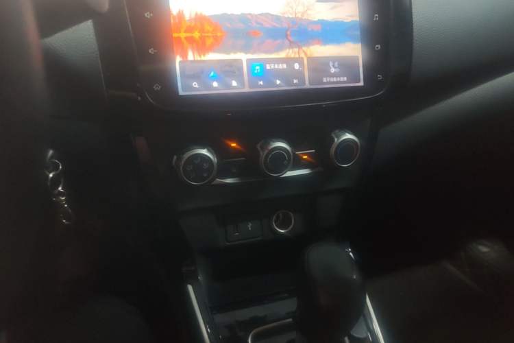 Used Nissan Sylphy 2021 Classic 1.6XL CVT Luxury Edition Audio And AC Panel