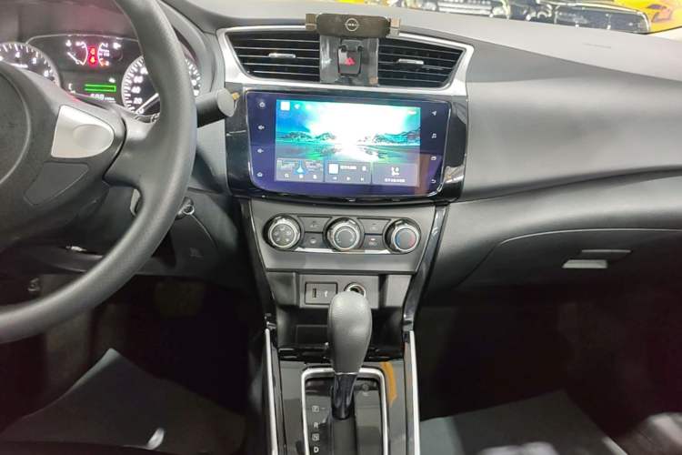 Used Nissan Sylphy 2021 Classic 1.6XL CVT Luxury Edition Audio And AC Panel