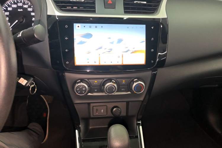 Used Nissan Sylphy 2021 Classic 1.6XL CVT Luxury Edition Audio And AC Panel