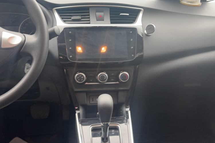 Used Nissan Sylphy 2021 Classic 1.6XL CVT Luxury Edition Audio And AC Panel