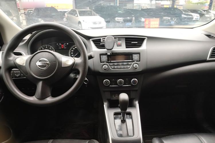 Used Nissan Sylphy 2021 Classic 1.6XL CVT Luxury Edition Center Console