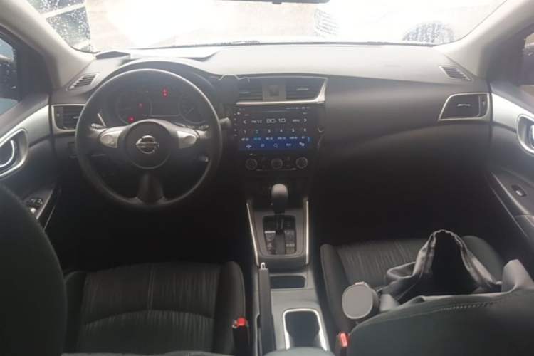 Used Nissan Sylphy 2021 Classic 1.6XE CVT Comfort Edition Center Console