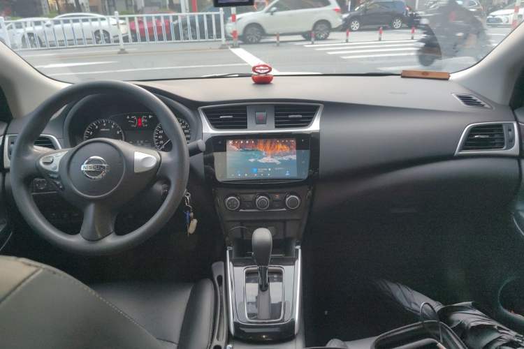 Used Nissan Sylphy 2021 Classic 1.6XL CVT Luxury Edition Center Console