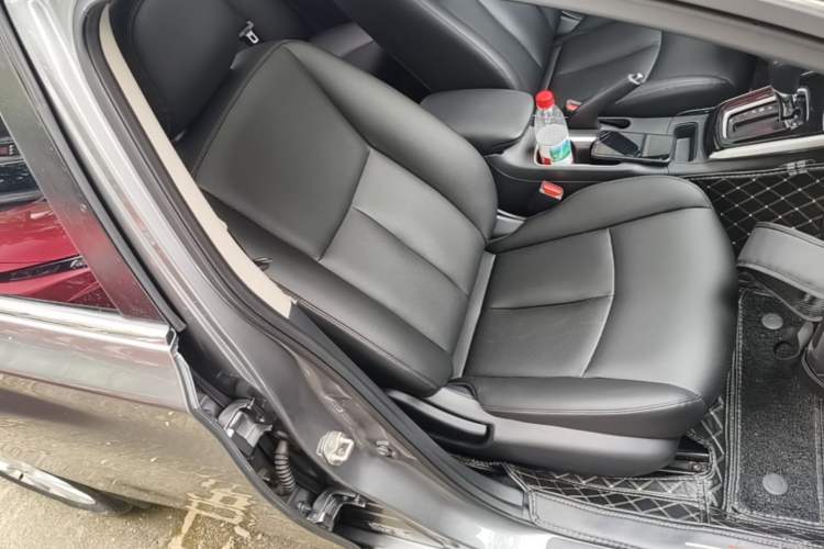 Used Nissan Sylphy 2021 Classic 1.6XL CVT Luxury Edition Right Front Seat