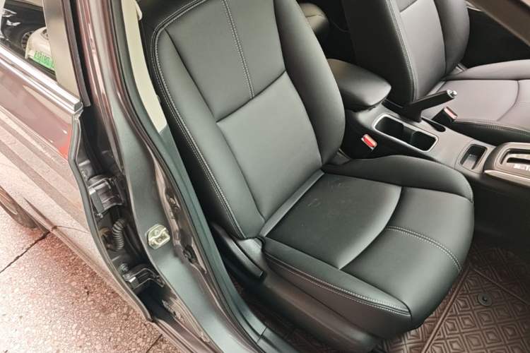 Used Nissan Sylphy 2021 Classic 1.6XE CVT Comfort Edition Right Front Seat