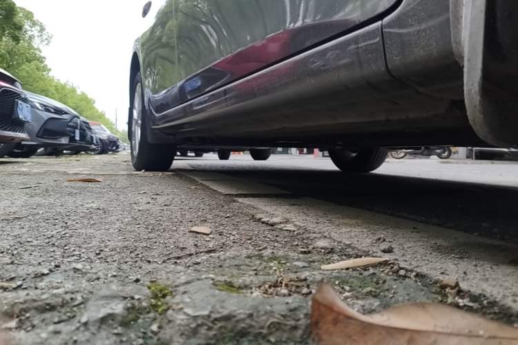 Used Nissan Sylphy 2021 Classic 1.6XL CVT Luxury Edition Right Side Sill