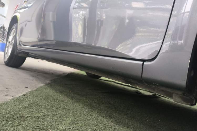 Used Nissan Sylphy 2021 Classic 1.6XL CVT Luxury Edition Right Side Sill