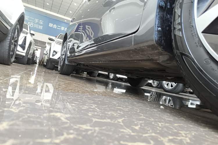 Used Nissan Sylphy 2021 Classic 1.6XL CVT Luxury Edition Right Side Sill
