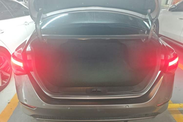 Used Nissan Sylphy 2021 1.6L XL CVT Enjoyment Edition Trunk