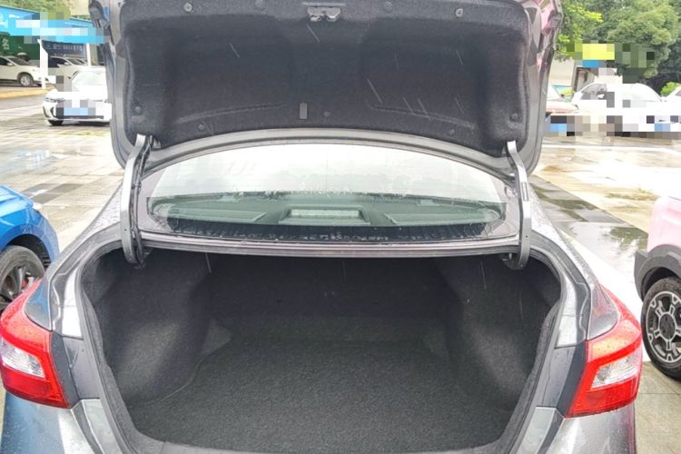 Used Nissan Sylphy 2021 Classic 1.6XE CVT Comfort Edition Trunk