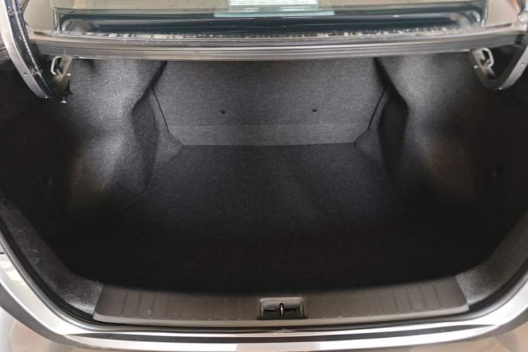 Used Nissan Sylphy 2021 Classic 1.6XE CVT Comfort Edition Trunk