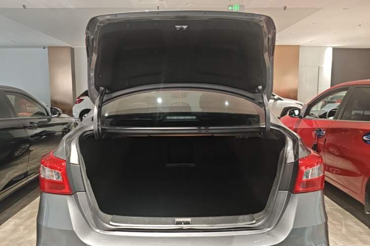 Used Nissan Sylphy 2021 Classic 1.6XL CVT Luxury Edition Trunk