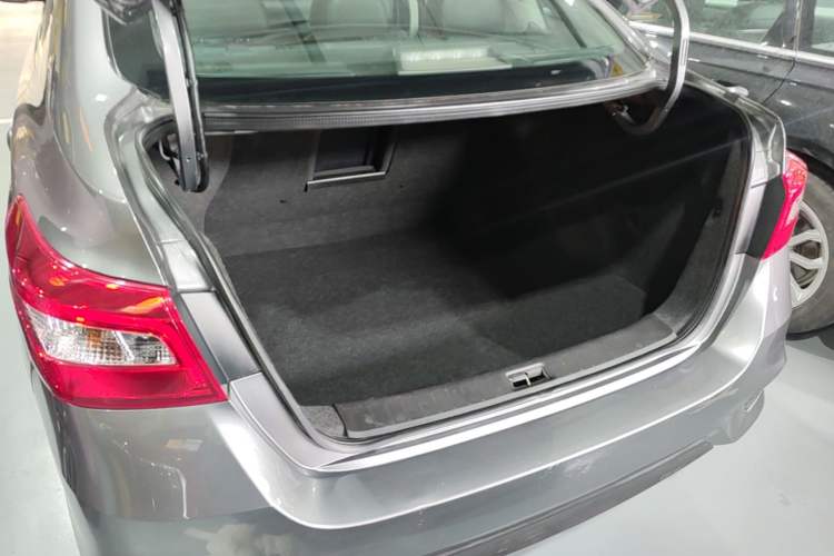 Used Nissan Sylphy 2021 Classic 1.6XL CVT Luxury Edition Trunk