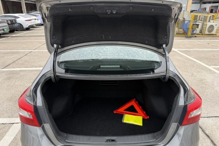 Used Nissan Sylphy 2021 Classic 1.6XL CVT Luxury Edition Trunk