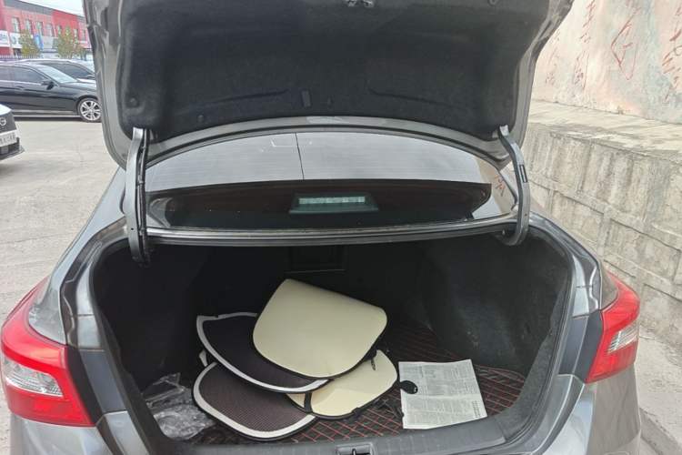 Used Nissan Sylphy 2021 Classic 1.6XL CVT Luxury Edition Trunk