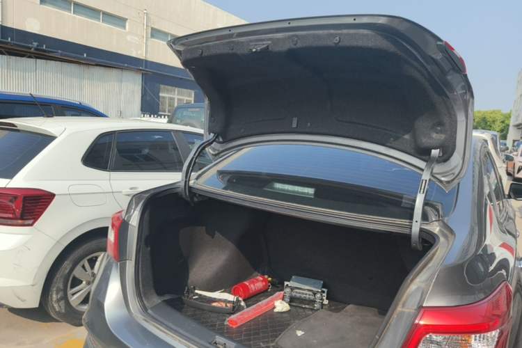 Used Nissan Sylphy 2021 Classic 1.6XL CVT Luxury Edition Trunk