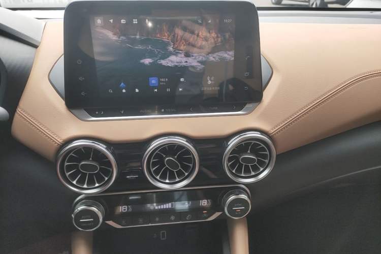 Used Nissan Sylphy 2021 1.6L TOP CVT Luxury Edition Audio And AC Panel