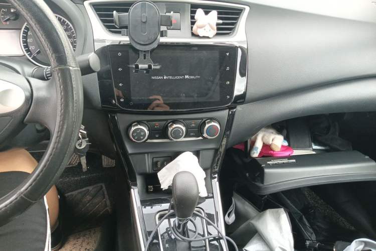 Used Nissan Sylphy 2021 Classic 1.6XL CVT Luxury Edition Audio And AC Panel