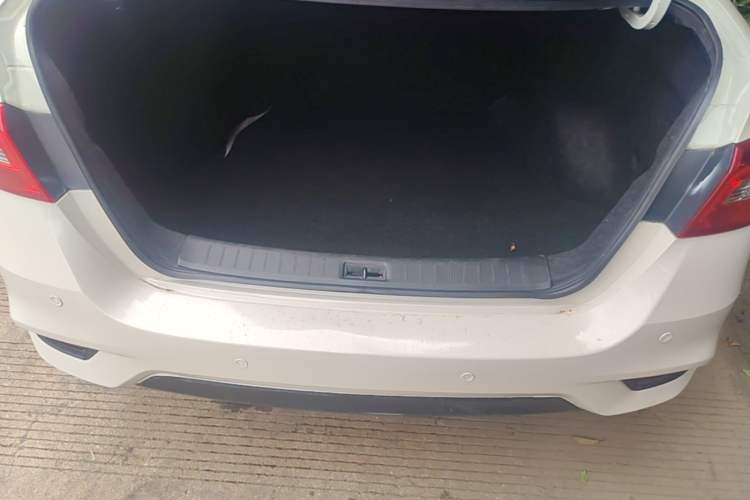 Used Nissan Sylphy 2021 Classic 1.6XE CVT Comfort Edition Trunk