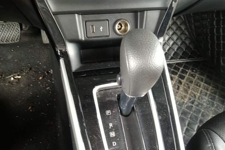 Used Nissan Sylphy 2021 Classic 1.6XL CVT Luxury Edition Gear Lever