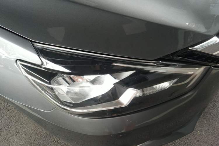 Used Nissan Sylphy 2021 Classic 1.6XL CVT Luxury Edition Right Front Headlight